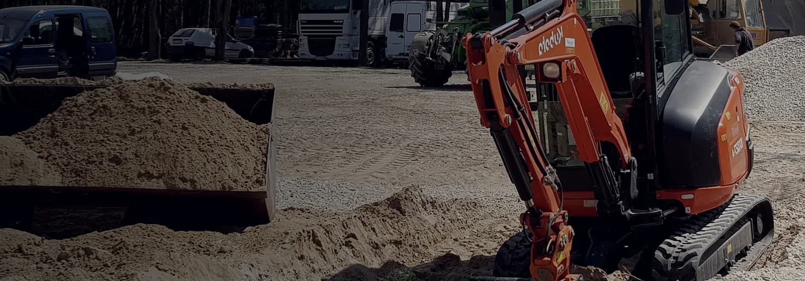 A Bi-Vi Trans kotró-rakodó gépe munkaterületen